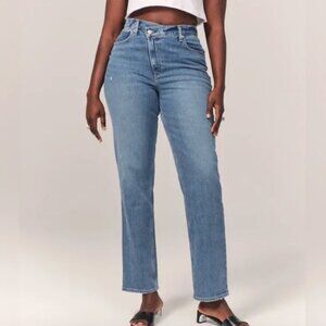 Abercrombie & Fitch Curve Love High Rise 90s Straight Jean Medium Wash Size 28